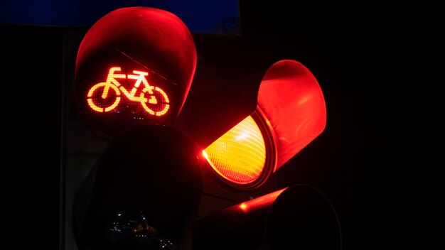 Jak wybrać oświetlenie LED dla bezpieczeństwa i efektywności na drogach?